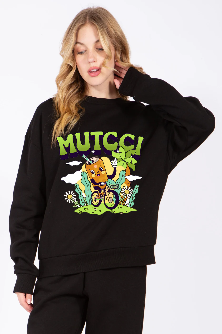 women&rsquo;s activewear tops